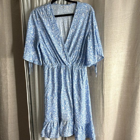 Blue and white floral sundress - Picture 1 of 3